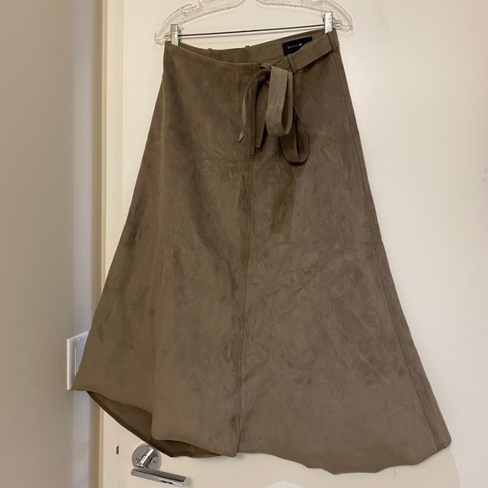 Cecily skirt‎ from babaton